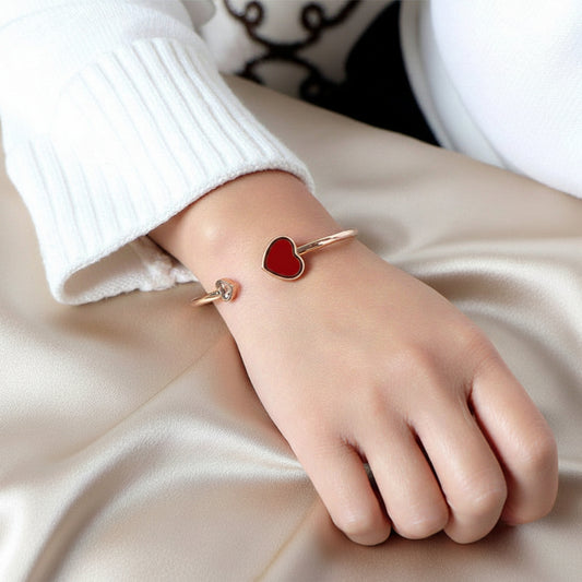Elegant Heart Bangle