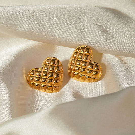 Diamond Patterned Heart-shaped Earrings